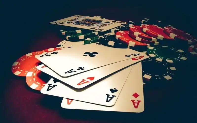 Filipino players enjoying Arion Casino on mobile devices